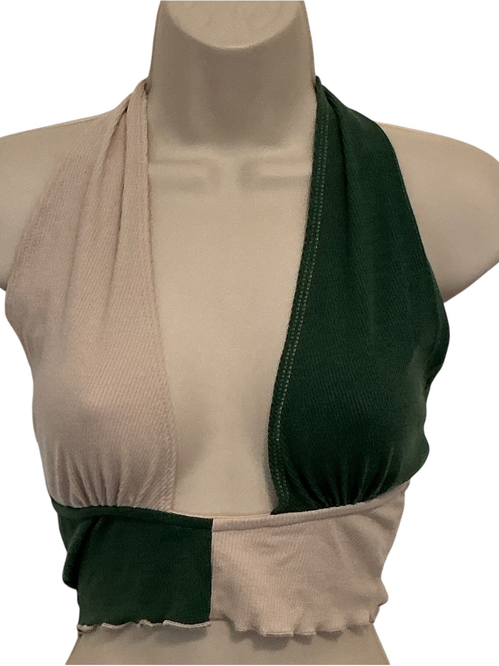 NWOT Bailey Rose Color Blocked Ribbed Crop Halter Top Scalloped Hem Size XS